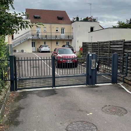 Saint-Julien-les-Villas Studio Calme Et Cosy מראה חיצוני תמונה