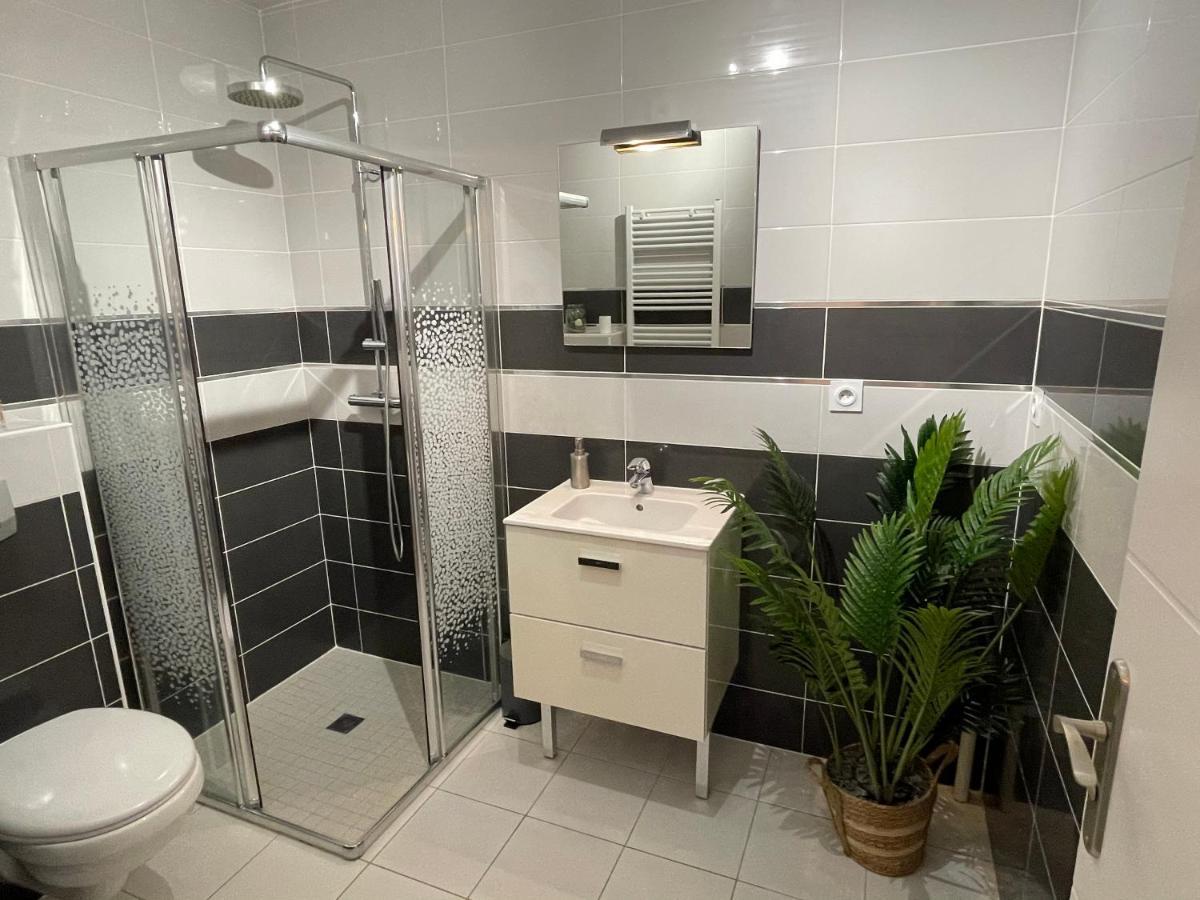 Saint-Julien-les-Villas Studio Calme Et Cosy מראה חיצוני תמונה